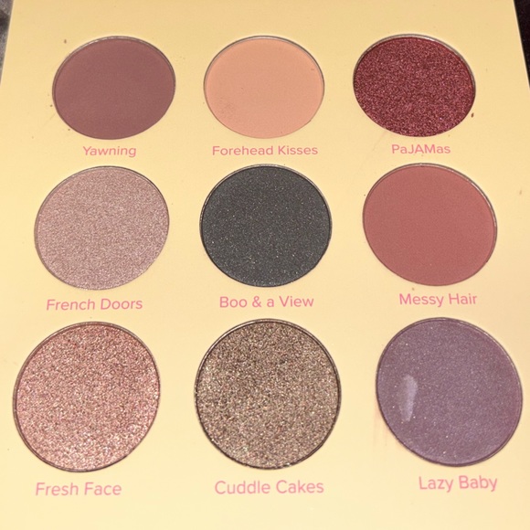 never used eyeshadow pallets - Picture 7 of 16